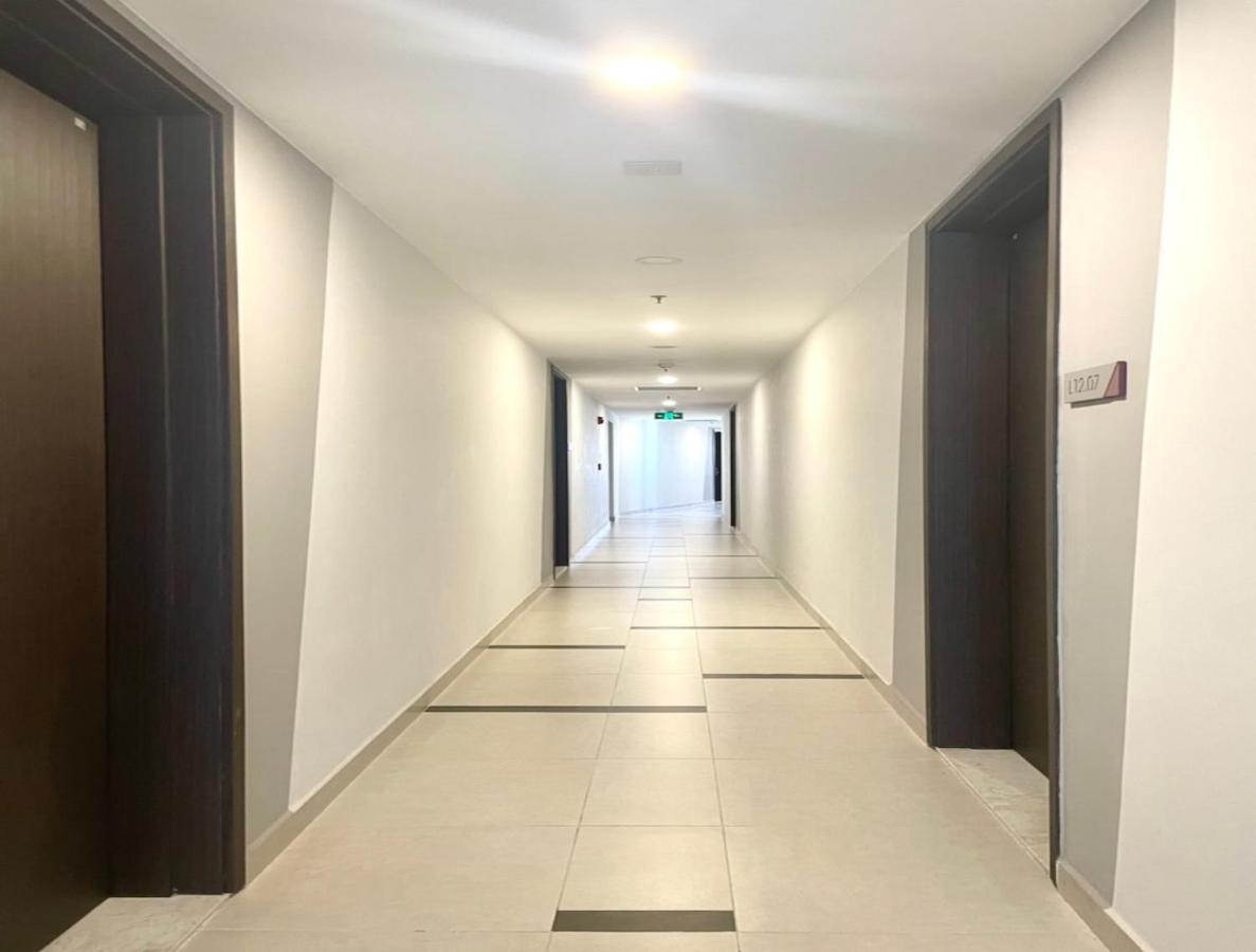 Compass One Building - Luxury Apartments Ap Phu Tho Екстер'єр фото