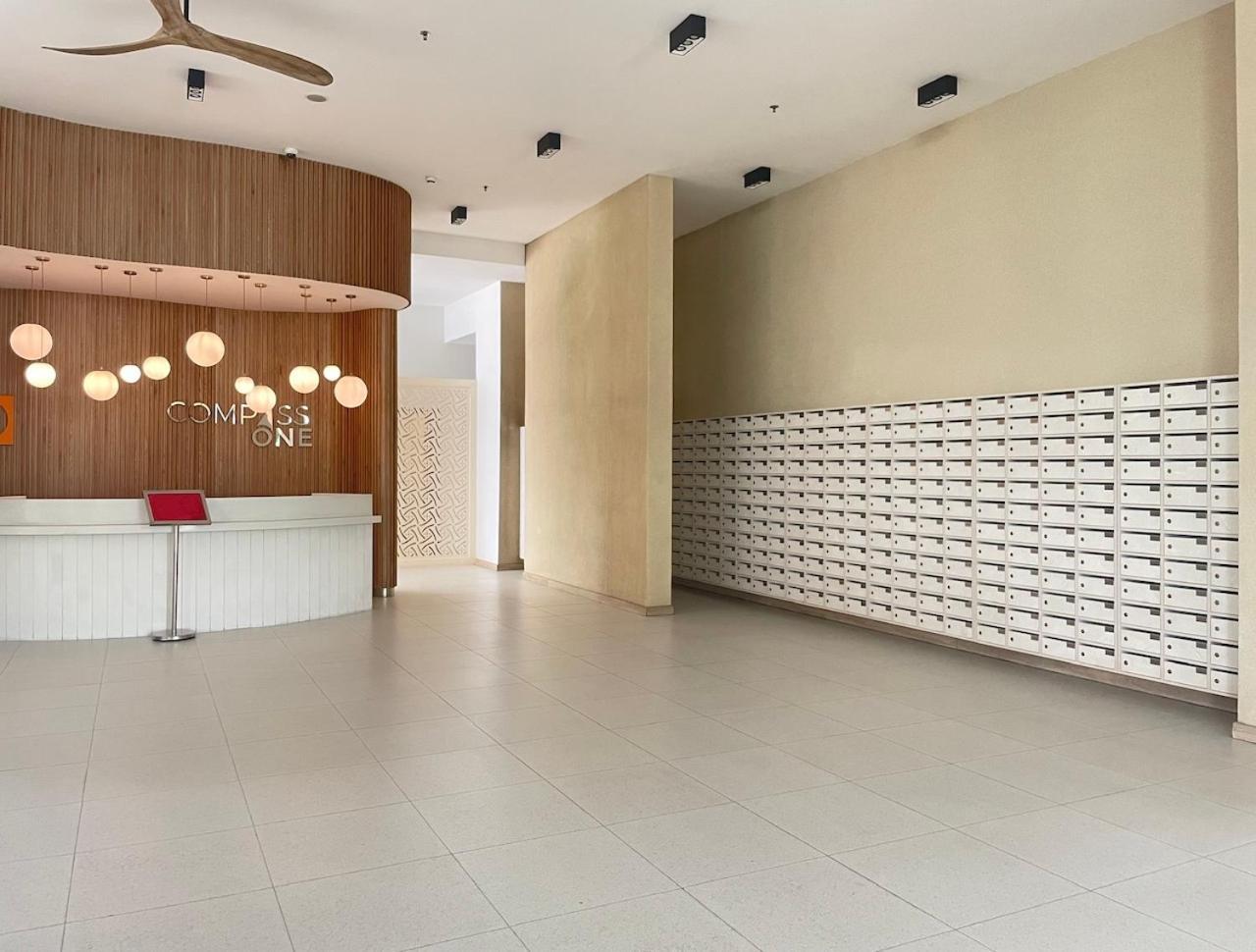 Compass One Building - Luxury Apartments Ap Phu Tho Екстер'єр фото