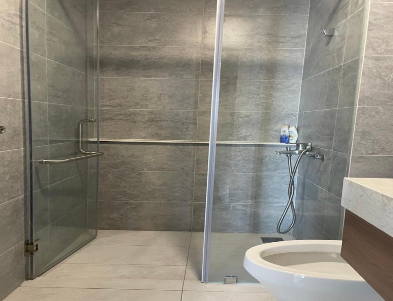 Compass One Building - Luxury Apartments Ap Phu Tho Екстер'єр фото